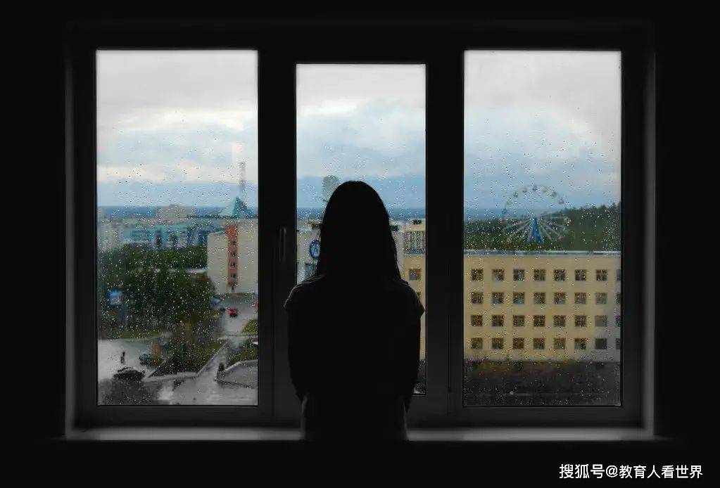 2024年白小姐开奖结果19期>留学的女儿欠下150万元？警方发现疑点，母亲出国寻女证实是电诈  第2张